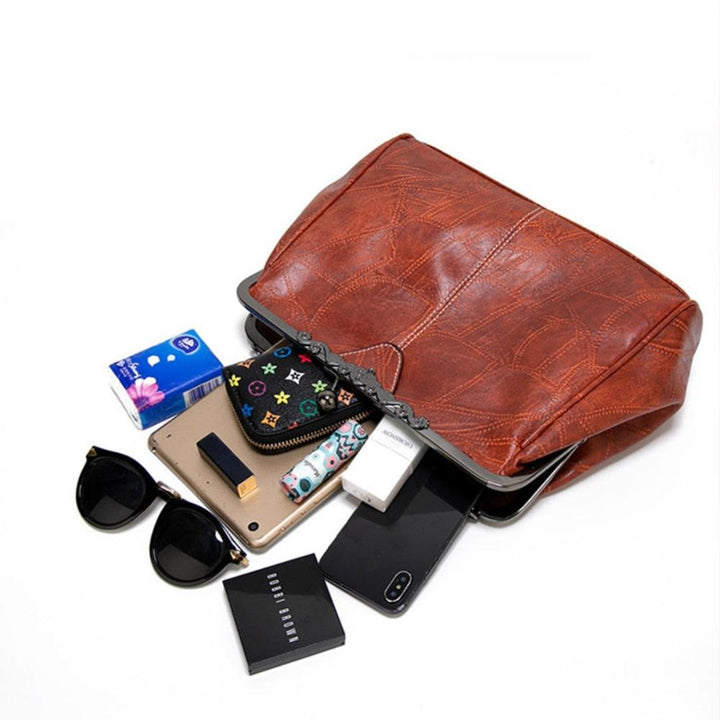 Rafaela – Retro Clamshell Handbag