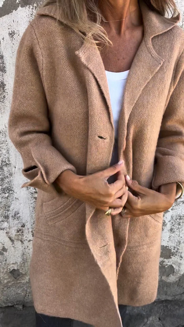 Verna – Chic Mid-Length Cardigan