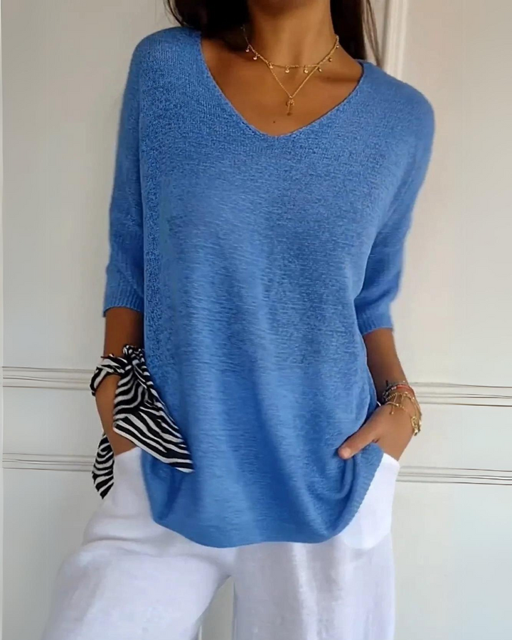 Joana - Effortless V-Neck Top