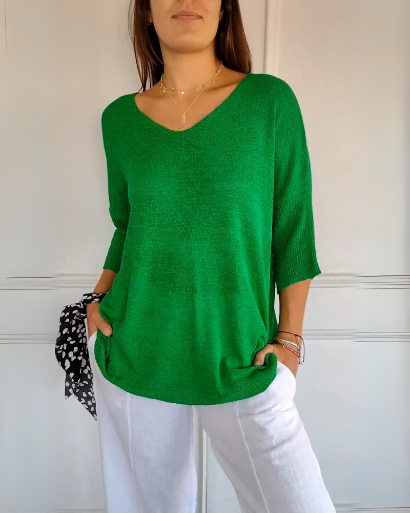 Joana - Effortless V-Neck Top