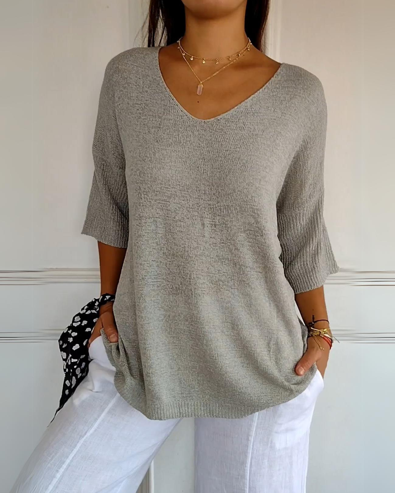 Joana - Effortless V-Neck Top