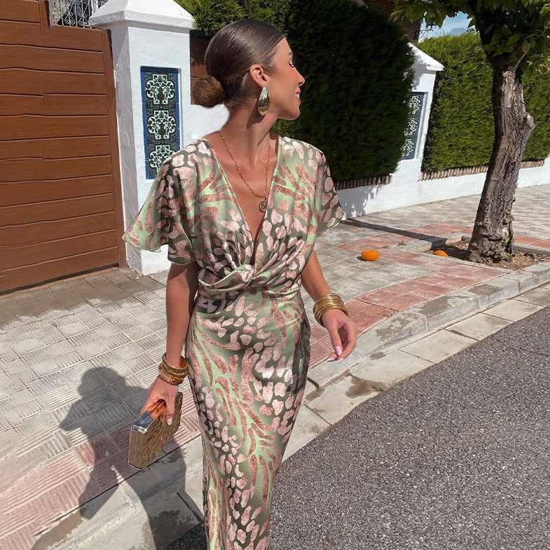 Elsie - Elegant Deep V-Neck Dress