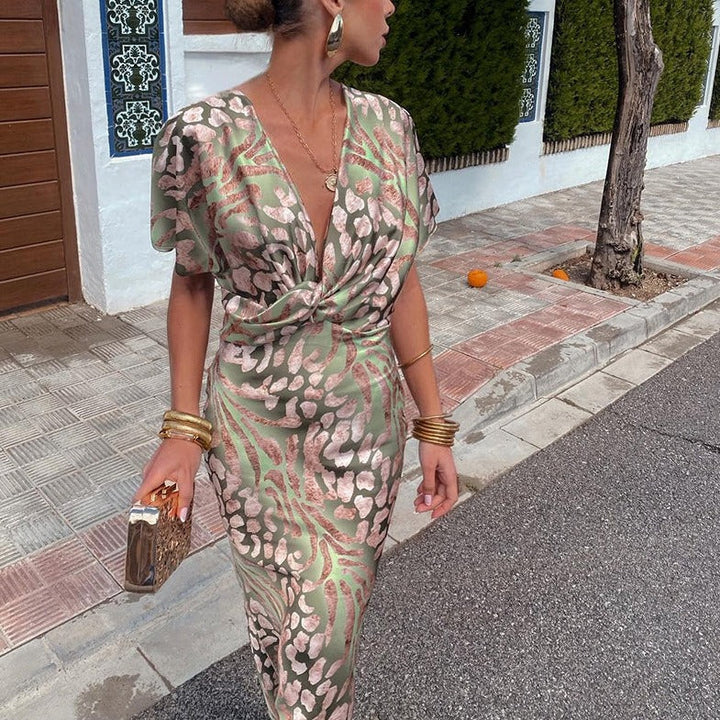Elsie - Elegant Deep V-Neck Dress