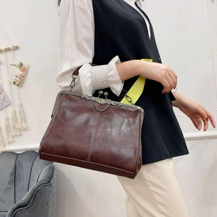 Rafaela – Retro Clamshell Handbag