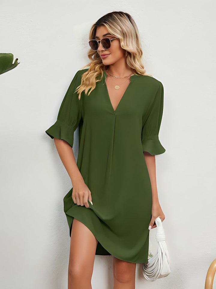 Elisa - Loose V-Neck Pleated Solid Dress
